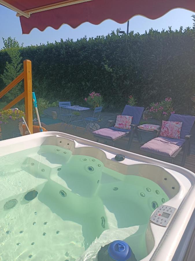 Chalet & Spa Sur La Cote Fleurie Обервіль Екстер'єр фото